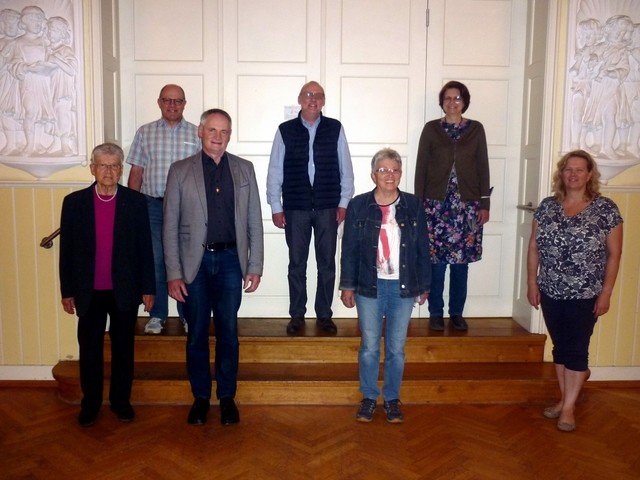 Tilly Bauer, Hermann Pabst und Luise Fröhlich sowie vom Leitungsteam, Diakon Hirschmann, Burkhard Ott und Gerda Scheckenbach