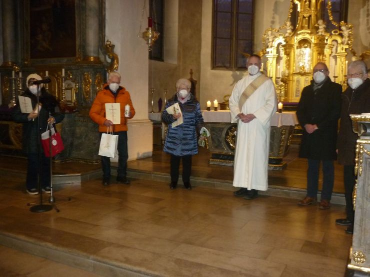 Tilly Bauer, Hermann Pabst und Luise Fröhlich sowie vom Leitungsteam, Diakon Hirschmann, Burkhard Ott und Gerda Scheckenbach